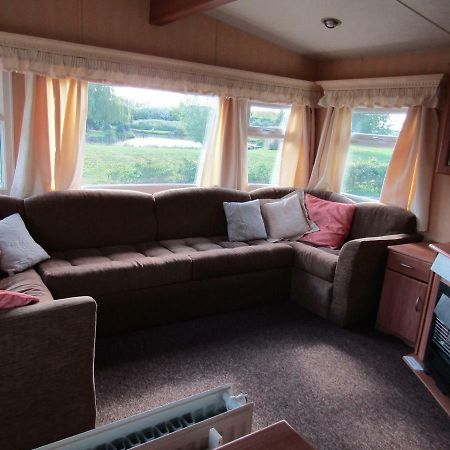 Fenlake Holiday Accommodation Metheringham Exteriör bild