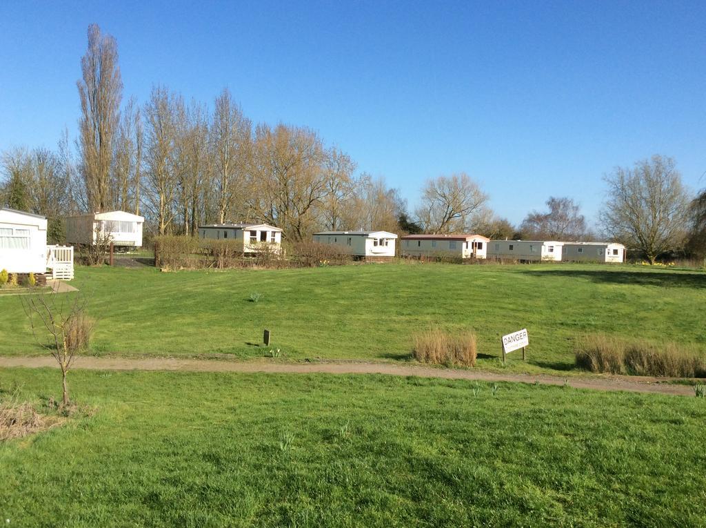 Fenlake Holiday Accommodation Metheringham Exteriör bild