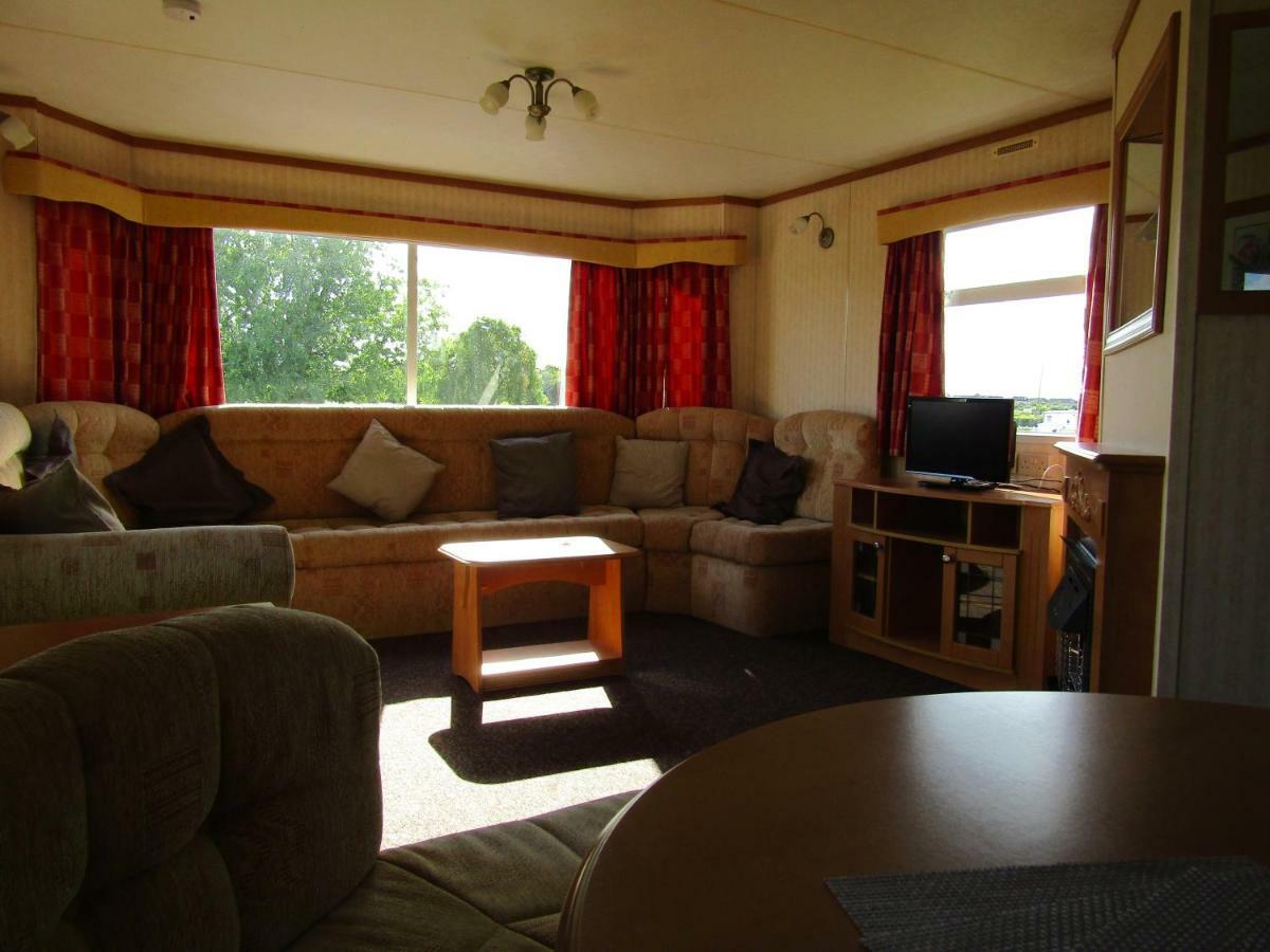 Fenlake Holiday Accommodation Metheringham Exteriör bild
