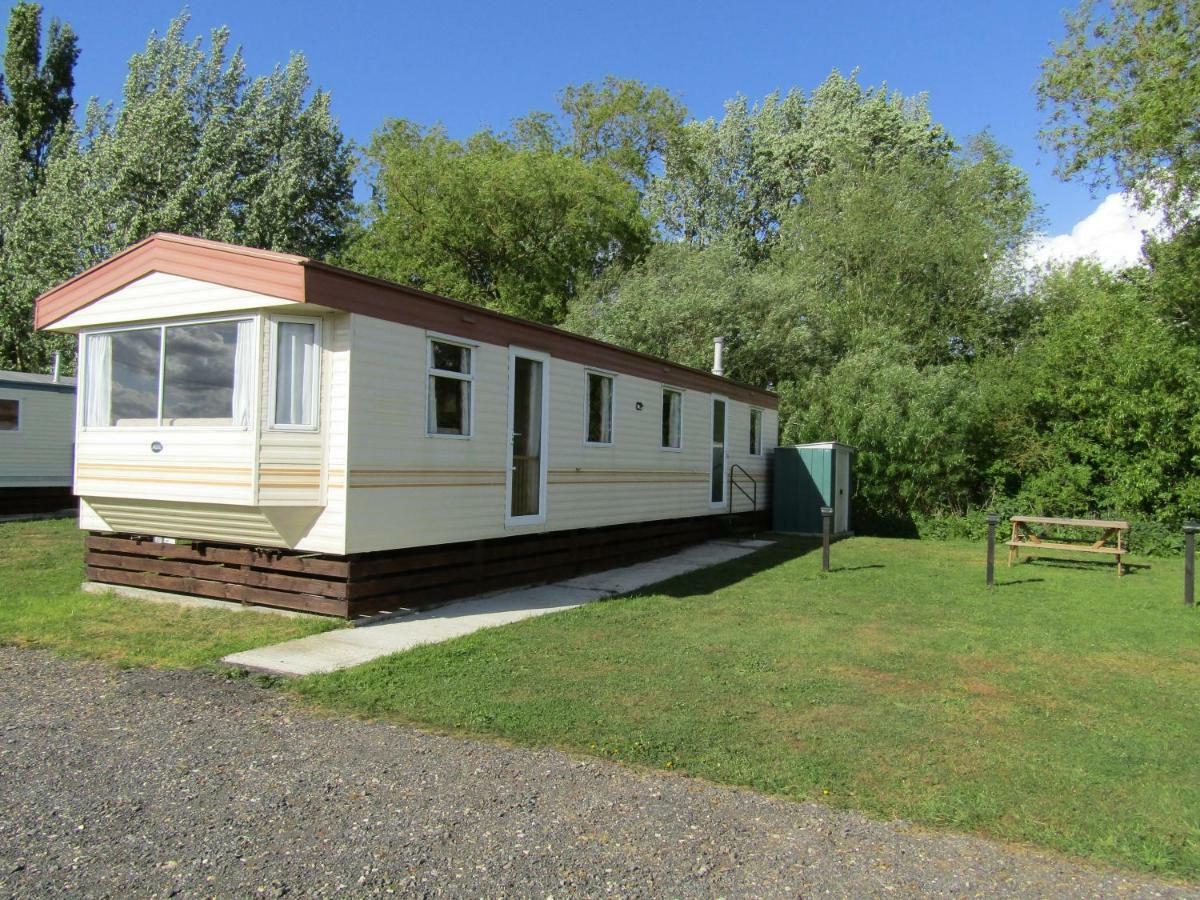 Fenlake Holiday Accommodation Metheringham Exteriör bild