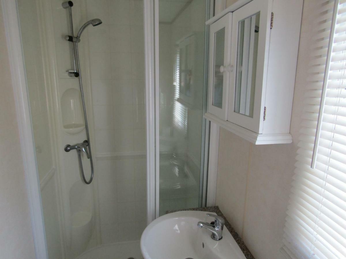 Fenlake Holiday Accommodation Metheringham Exteriör bild