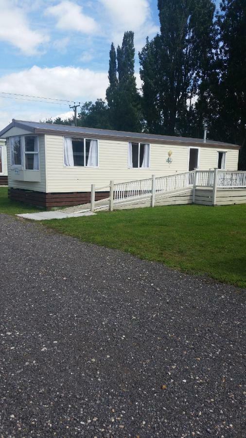 Fenlake Holiday Accommodation Metheringham Exteriör bild